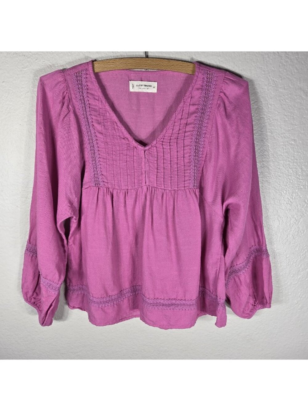 Lucky Brand Pink Pintuck Lace Long Sleeve Top Blouse XS Pleated V-Neck